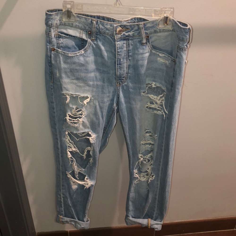 Boyfriend distressed jeans